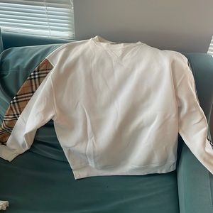 Burberry sweatshirt